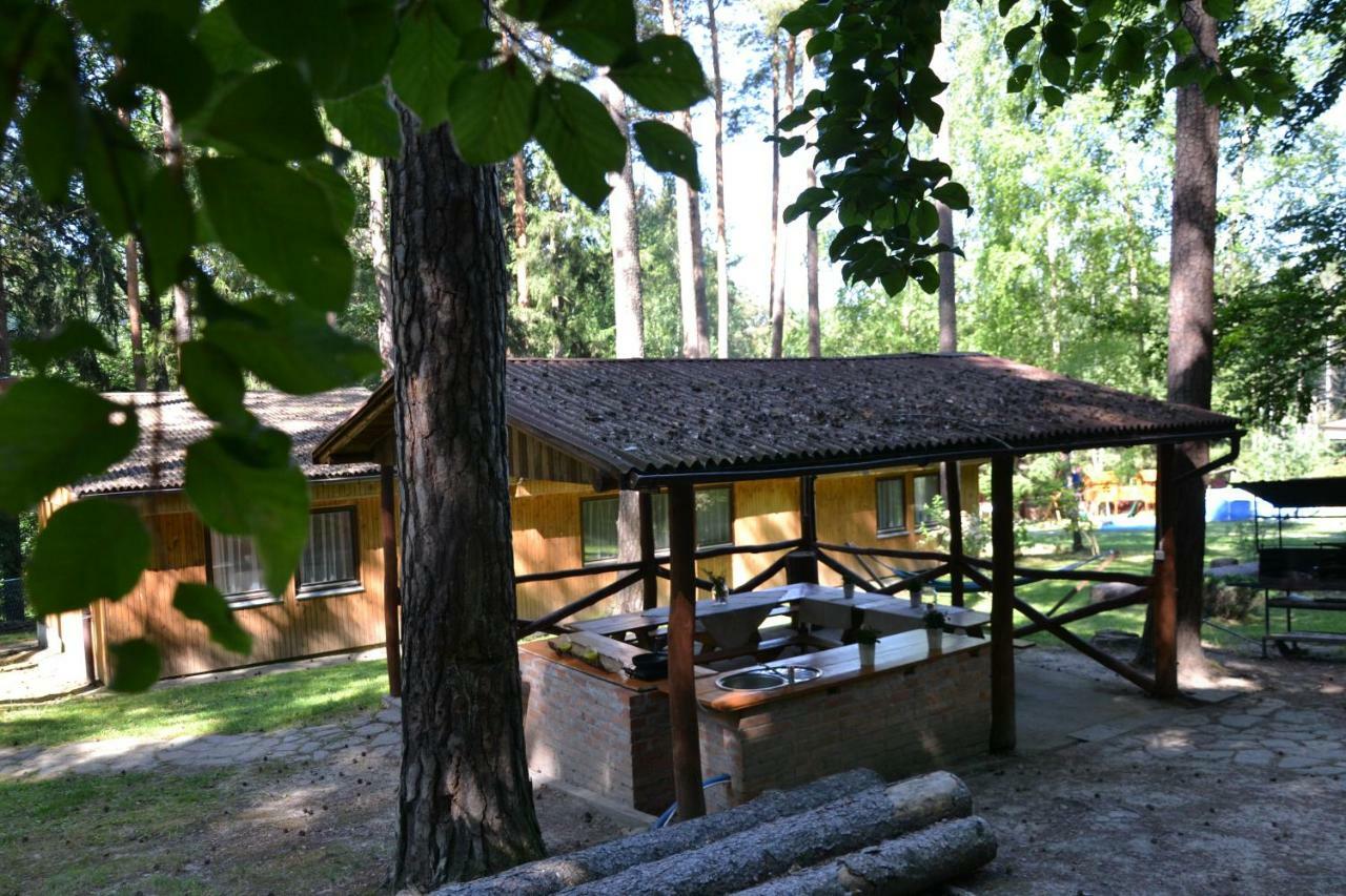 Hotel Osrodek Lesny Rajsko W Zapuscie Zapusta Exterior foto